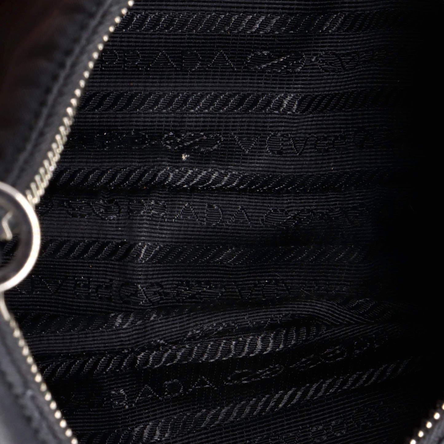 Prada Re-Edition 2005 Shoulder Bag Tessuto Small