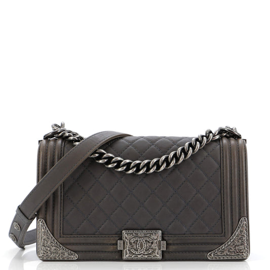 CHANELパリ・ダラス・ボーイ 装飾付き