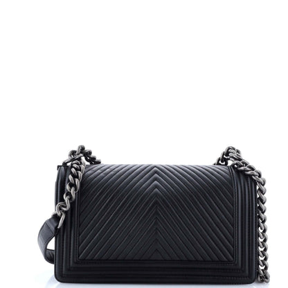 CHANELボーイ シェブロン ラムスキン