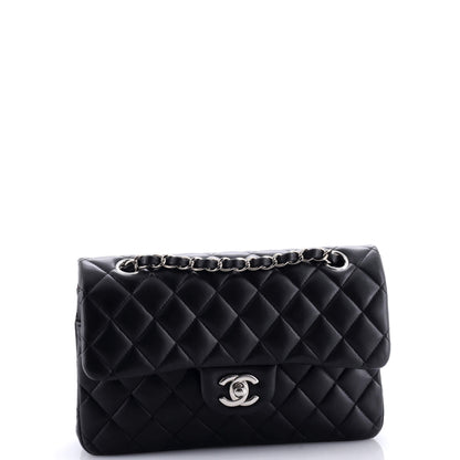 CHANEL スモール ラムスキン ショルダー