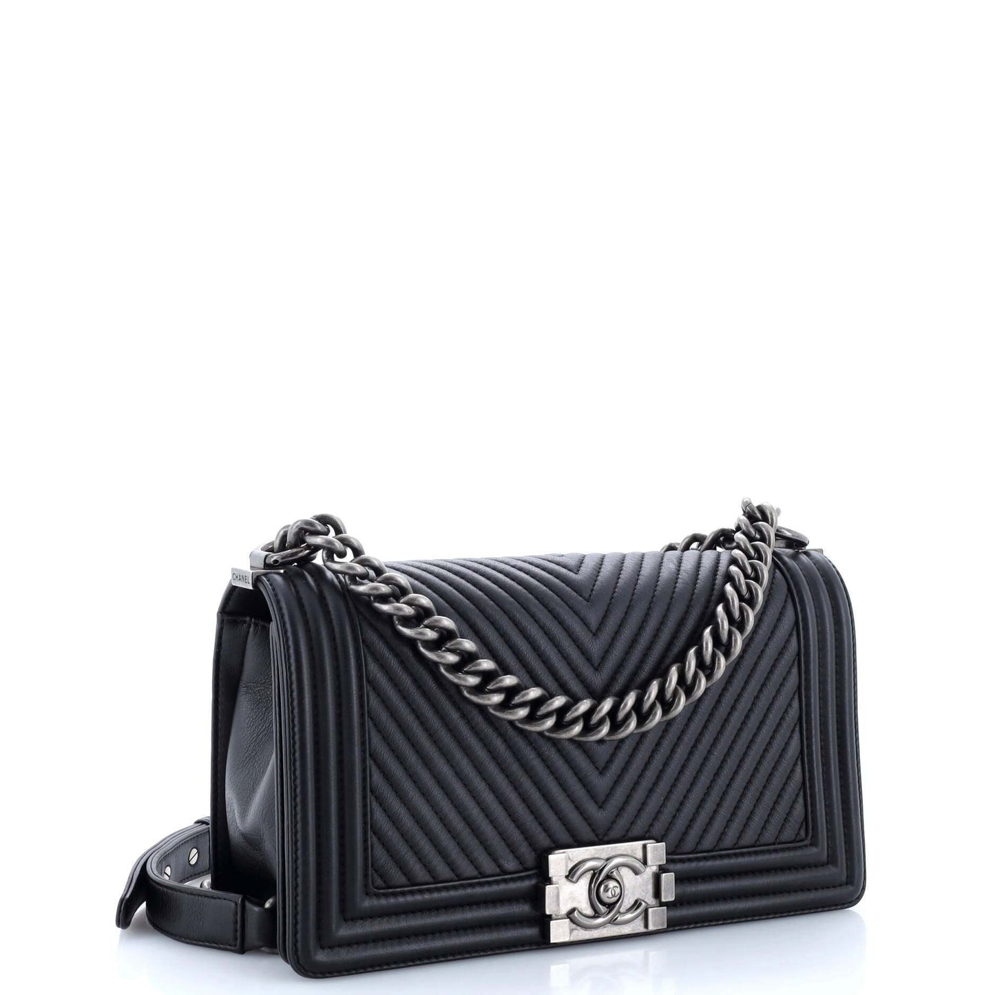 CHANELボーイ シェブロン ラムスキン