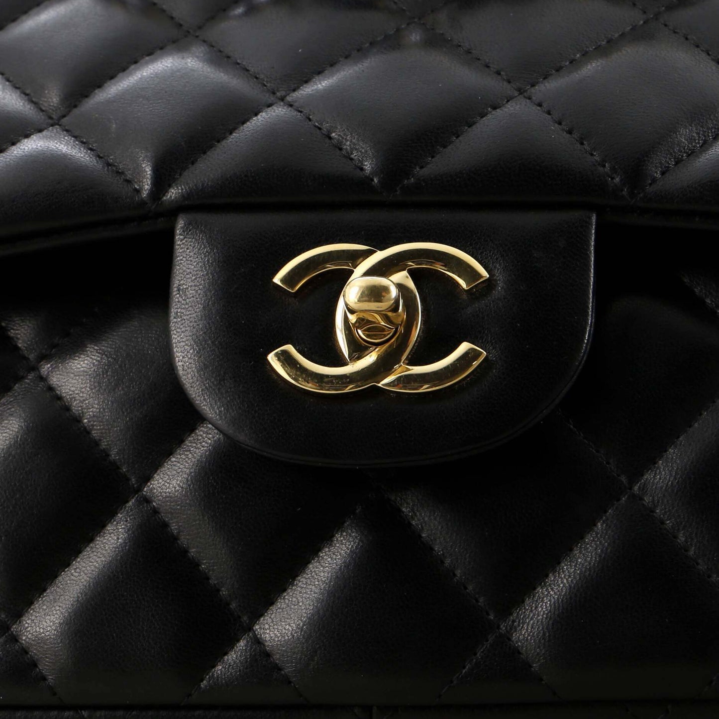 CHANELラムスキン ショルダーバッグ