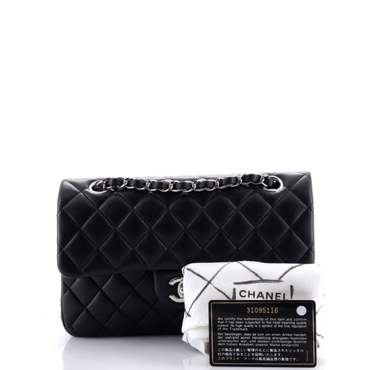 CHANEL スモール ラムスキン ショルダー