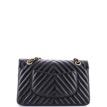 CHANELシェブロン ショルダーバッグ