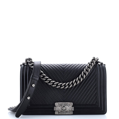 CHANELボーイ シェブロン ラムスキン