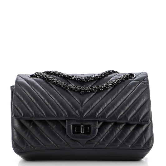 【SO BLACK】希少！CHANELショルダーバッグ