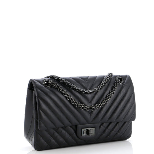 【SO BLACK】レア CHANELショルダーバッグ